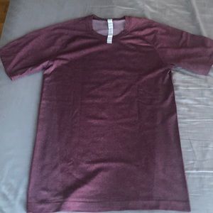 Lululemon t-shirt